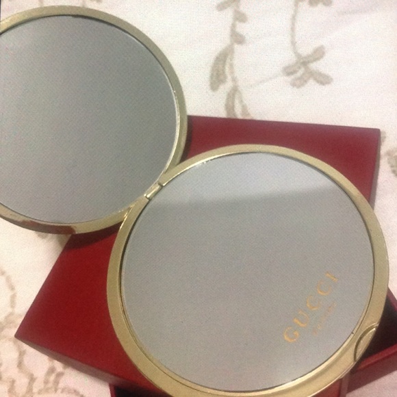Gold-Tone Makeup Mirror Compact + Box NWOT - Picture 4 of 4